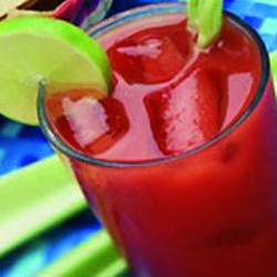 El zumo de tomate previene importantes enfermedades